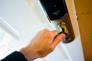 Indianapolis Emergency Locksmith Indianapolis, IN 317-350-6017 - 5a-lock-opening